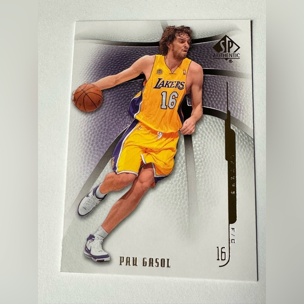 Lakers  Pau Gasol Trading Card - SP Authentic
